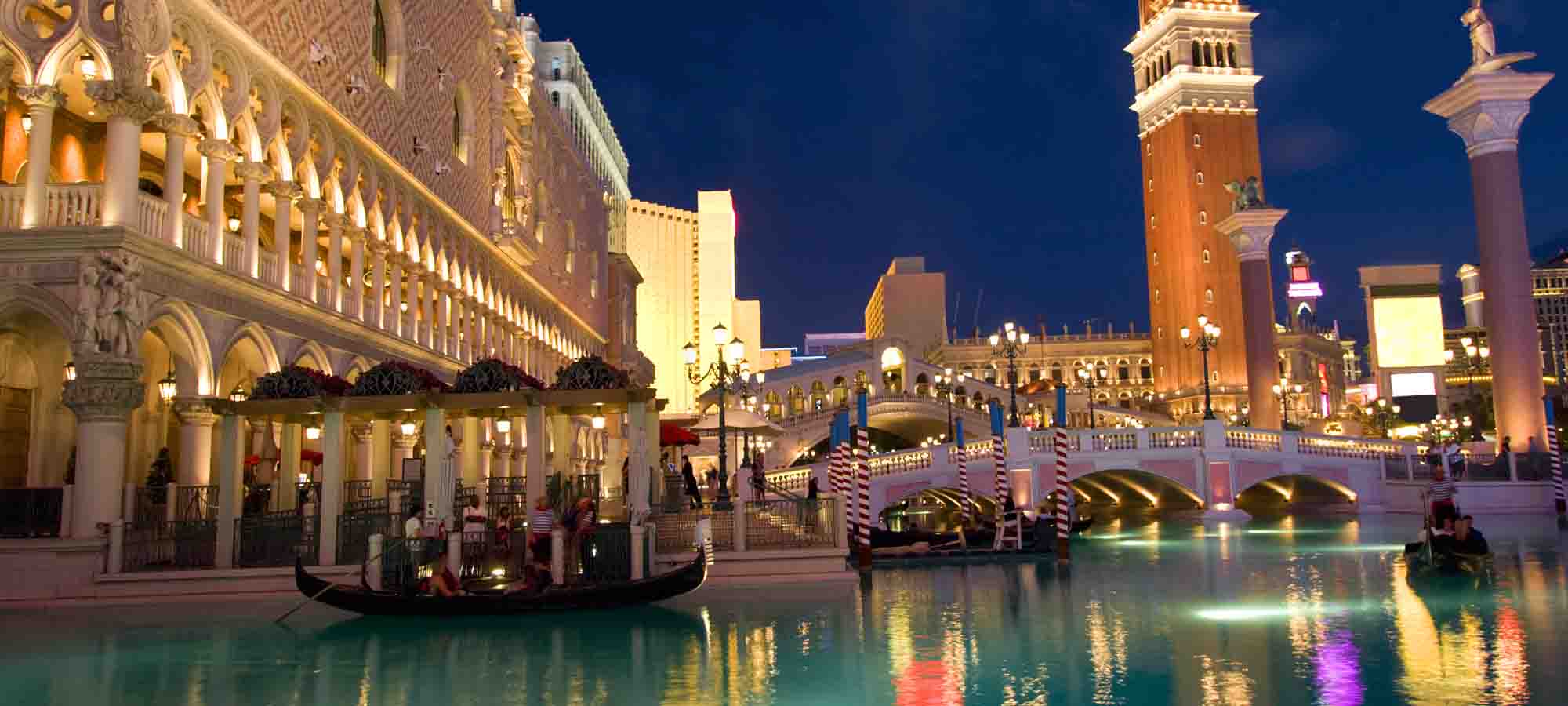 gondola-ride-at-venetian-las-vegas-monorail